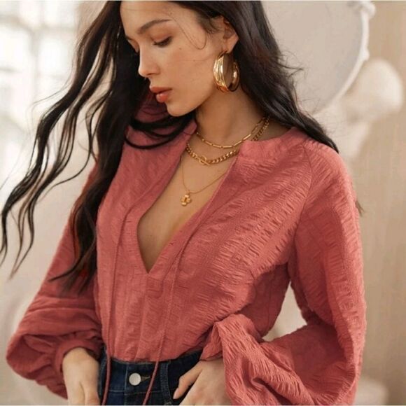 PREMIUM TEXTURED VOLUMINOUS SLEEVE TASSEL TOP - Picture 2 of 10